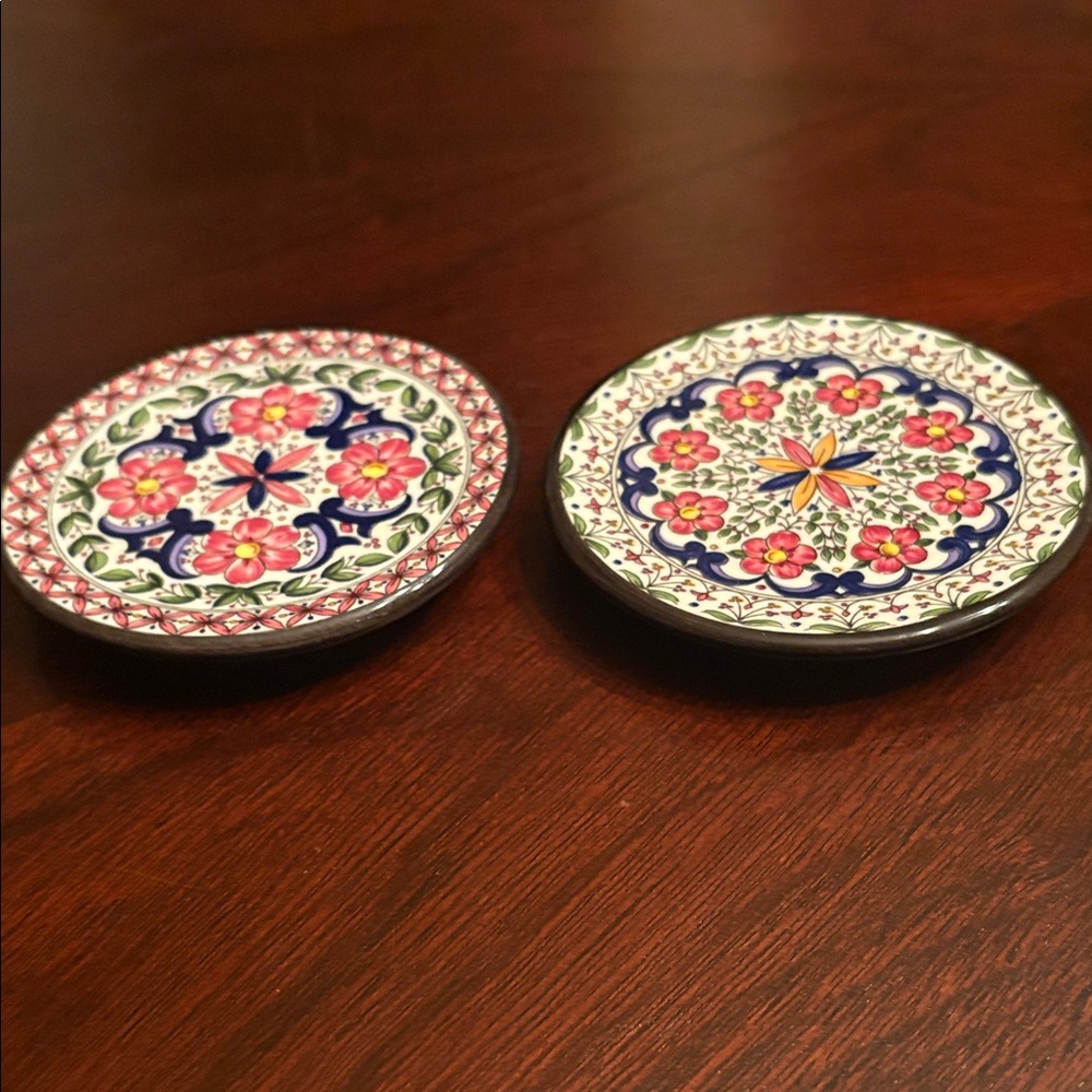 2 mini hand painted ceramic wall plates from Spain 3-1/4”